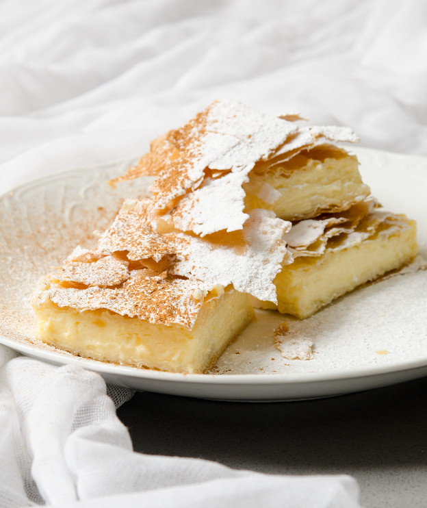 mpougatsa krema
